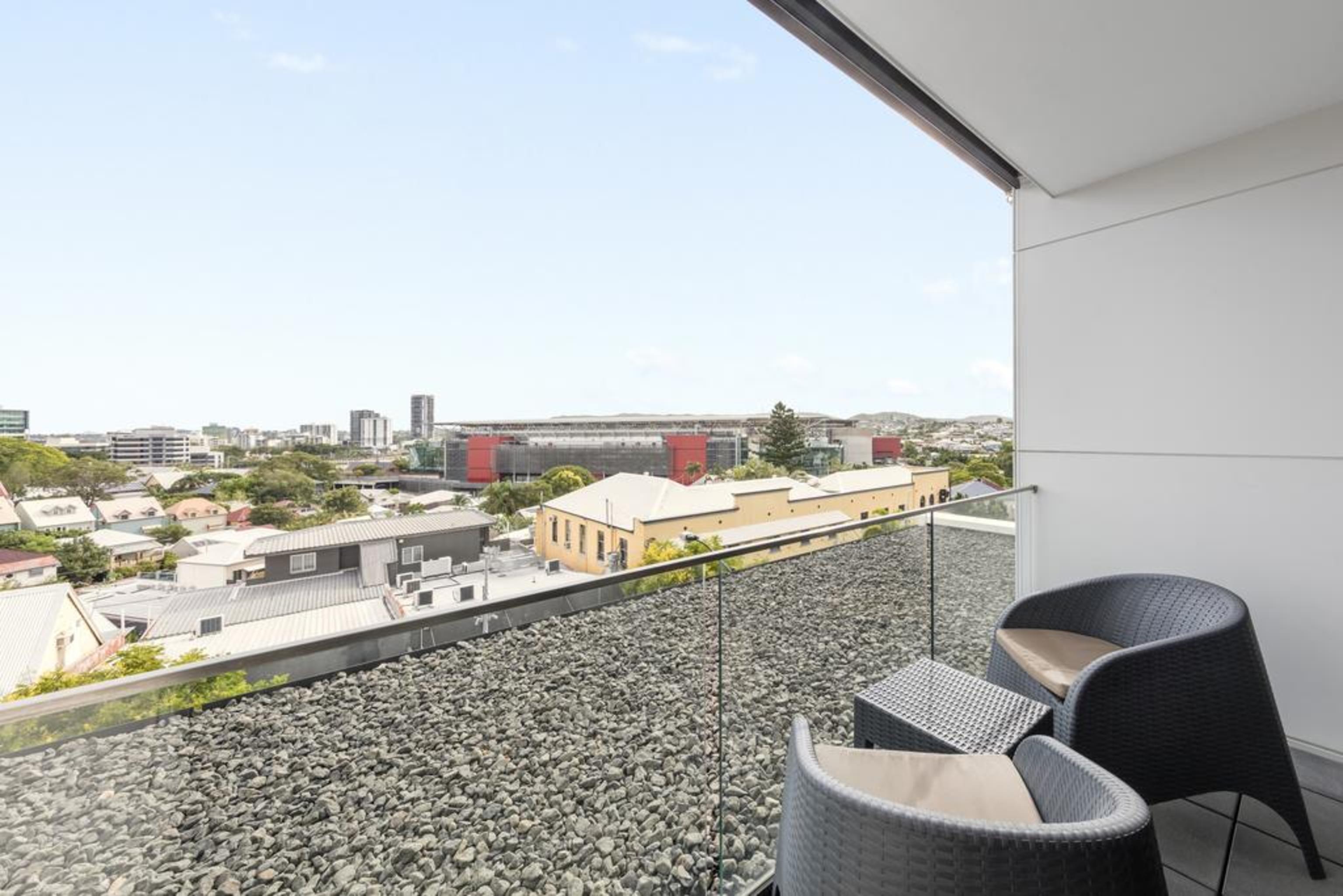 The Beetson Hotel Brisbane Exterior photo The view from a balcony at the apartment